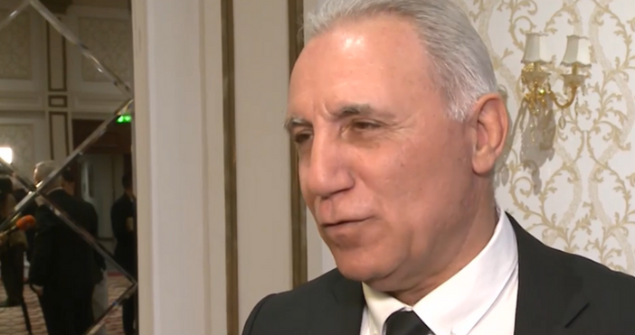 Христо Стоичков изрази мъката си от смъртта на Папа Франциск Напусна