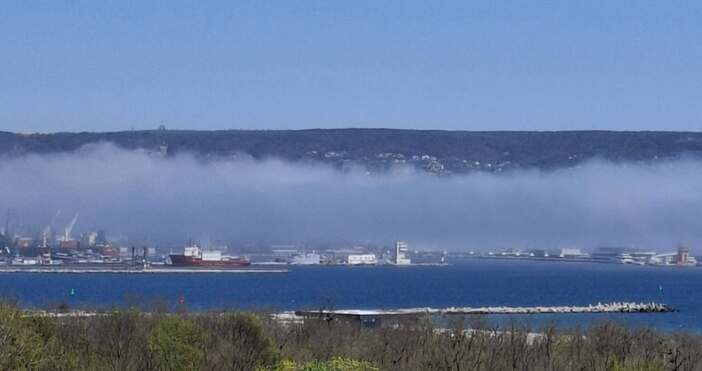 Бяла пелена е покрила част от Варна преди обяд По Черноморието