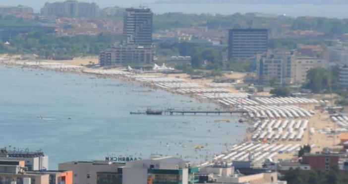 Край на незаконно поставените бариери в най големия курортен комплекс у