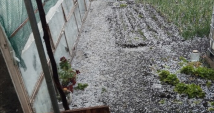 Удари градушка в Слънчева лъка съобщава гражданка от района на