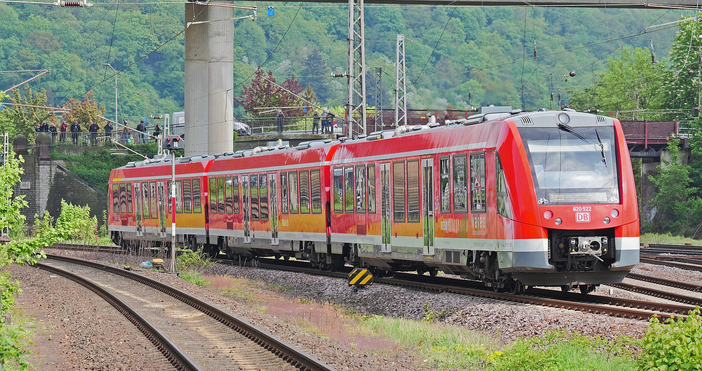 В присъствието на министър председателя Росен Желязков вицепремиерът и министър на