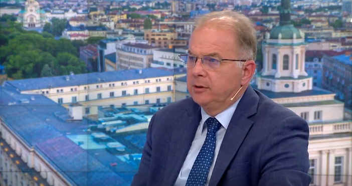 Ние си играем с държавата Това заяви в предаването Опорни