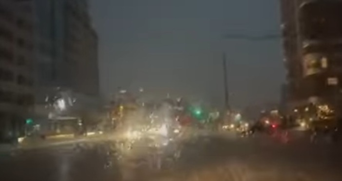 Буря се изви вечерта в София Южните квартали на много места