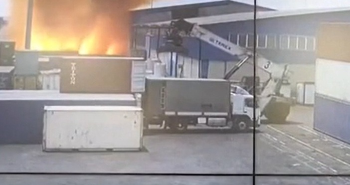 Броят на загиналите след мощната експлозия вчера в Иран достигна 40