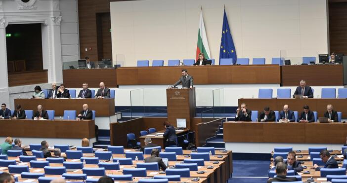 Народното събрание гласува проекти на решения за ново определяне числеността,