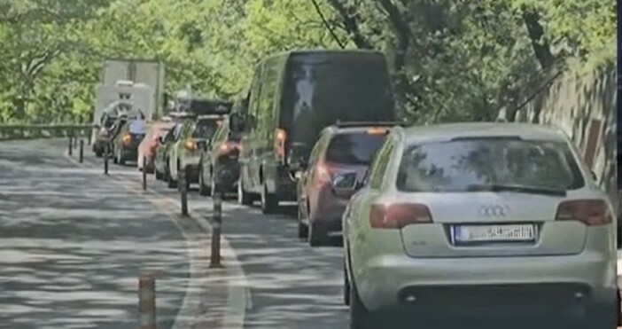 Започна поредицата от почивни дни а с нея и голямото