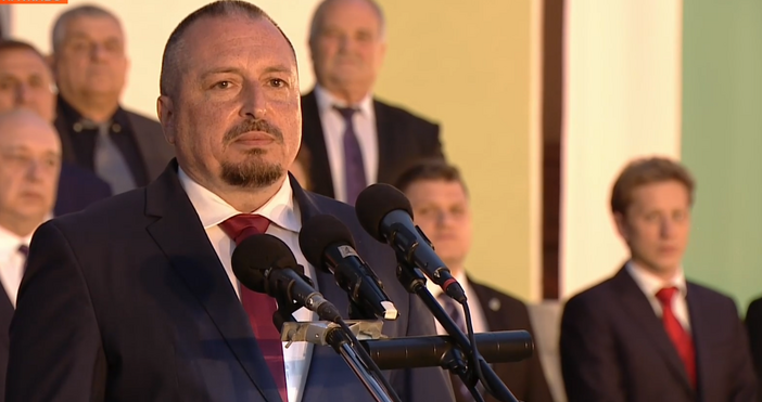 Кметът на Панагюрище Желязко Гагов изнесе емоционална реч по време