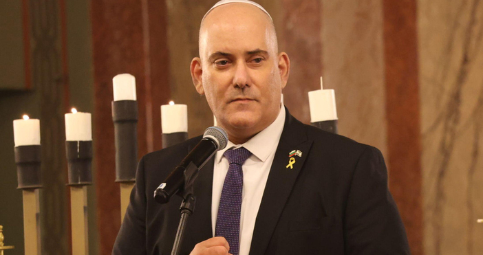 България доказа, че е истински приятел, написа във фейсбук посланикът