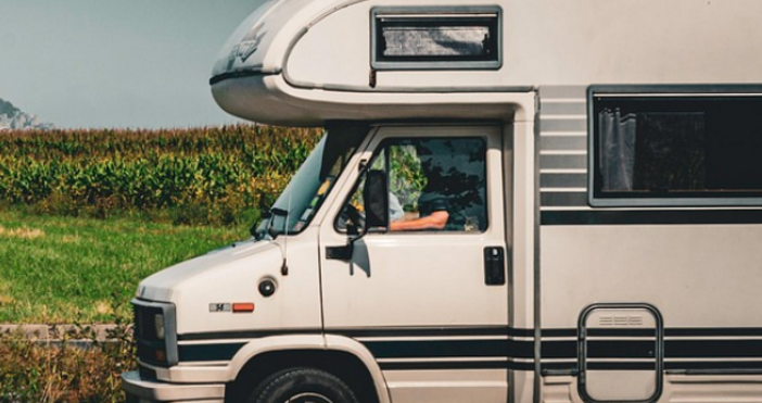 Радикални промени в движението паркирането и нощуването на кемпери каравани