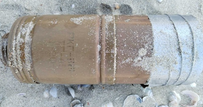 Военнослужещи от Военноморските сили унищожиха бойна граната открита в град