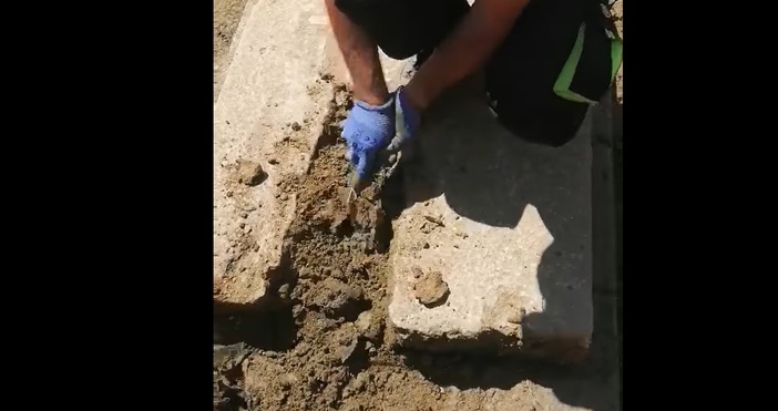 стоп кадър Фейсбук  Археология БулгарикаГроб покрит с масивни дялани камъни свързани