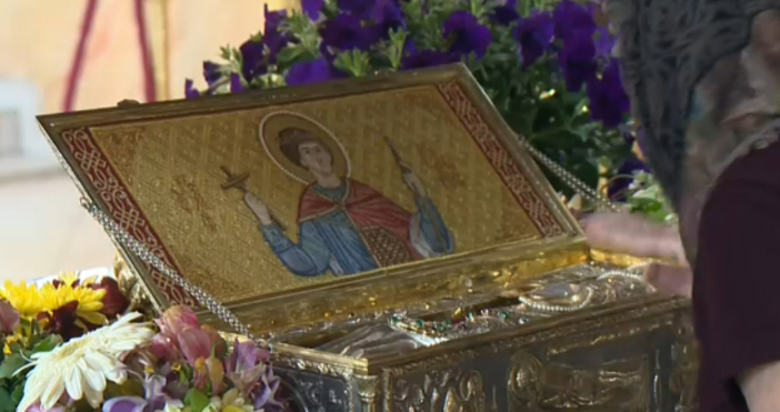Чудотворните мощи на Свети Георги от Нигрита станаха причина хиляди