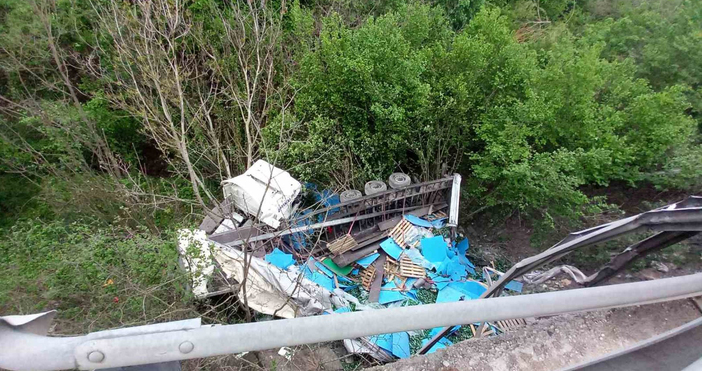 Снимки Фейсбук Д РусиноваКъде е държавата Къде е Агенция Пътна