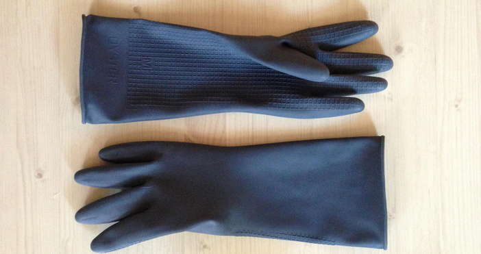 Започна раздаването на ръкавици и чували във връзка с организираната