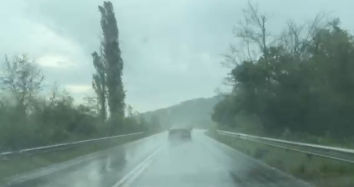 Облаци с градоносен потенциал днес преминаха над Западна Централна и