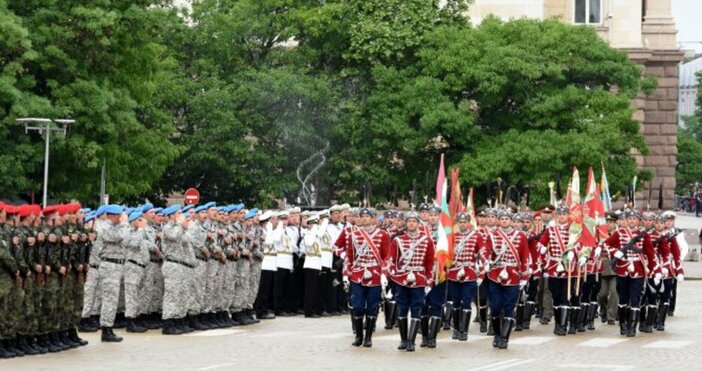 С водосвет на бойните знамена и знамената светини и с