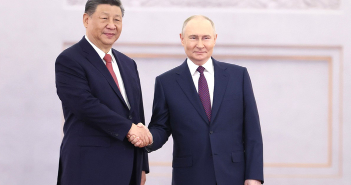 Снимки Президентство на РусияРуският президент Владимир Путин и китайският му