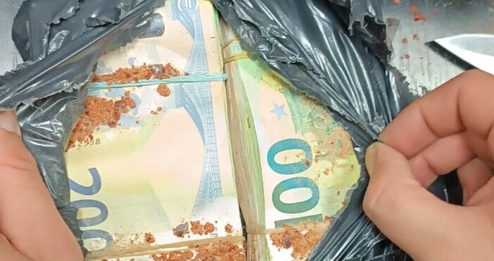 128 050 евро укрити в кабината на влекач бяха открити и