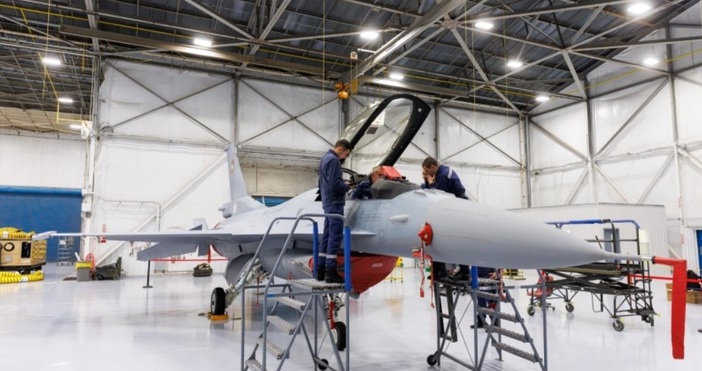 След констатирането на техническата неизправност на самолет F 16 незабавно са