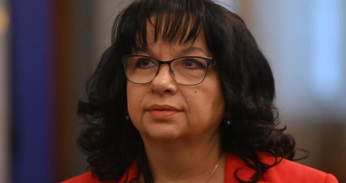 Румен Радев вече няма моралното право да се нарича президент