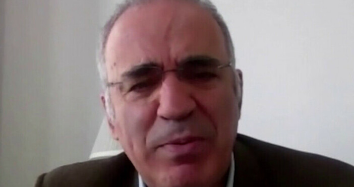 На 11 май 1997 г шахматният суперкомпютър на IBM Deep