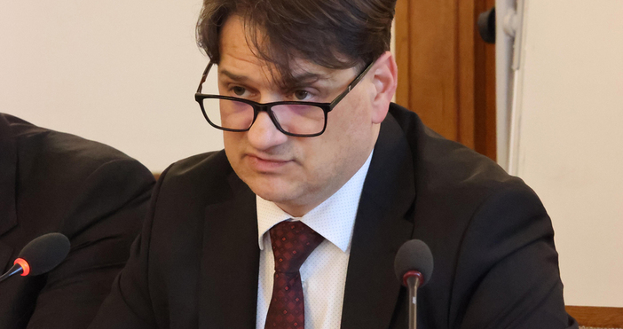 Все още гасим пожари и попълваме празнините каза в Тази