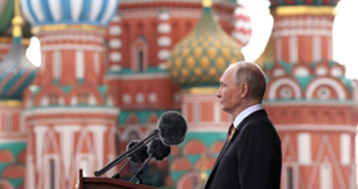 Президентът на Русия Владимир Путин говори на нощната си пресконференция