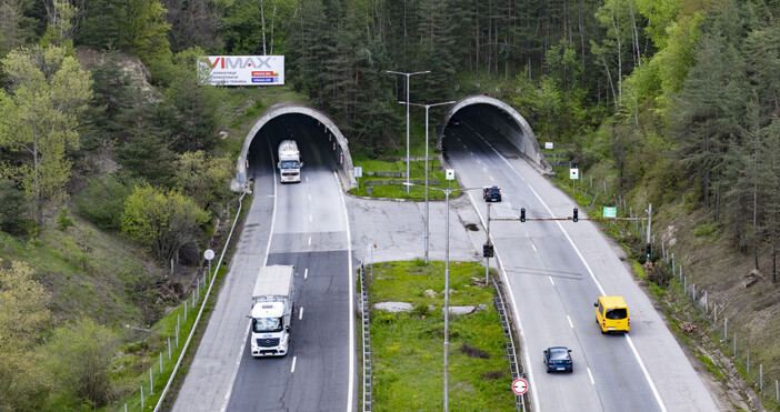 На 12 май от 19 ч до 7 ч на