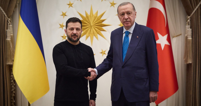 Украинският президент Володимир Зеленски обсъди с турския си колега Реджеп