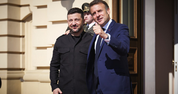 Френският президент Еманюел Макрон днес съобщи че отново ще разговаря