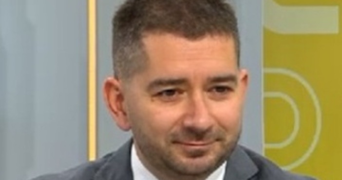 Председателят на Народното събрание Киселова връща на президента искането му