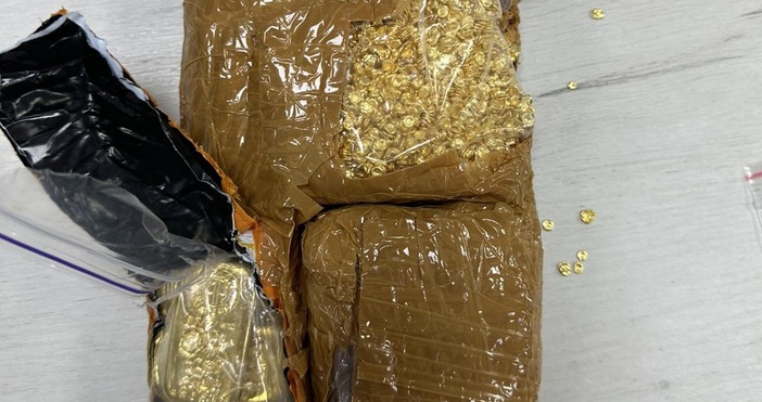 Митническите служители задържаха 4 593 кг контрабандни златни изделия на обща