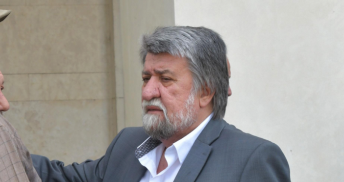 Нова изложба откри тази вечер скулпторът и бивш министър на