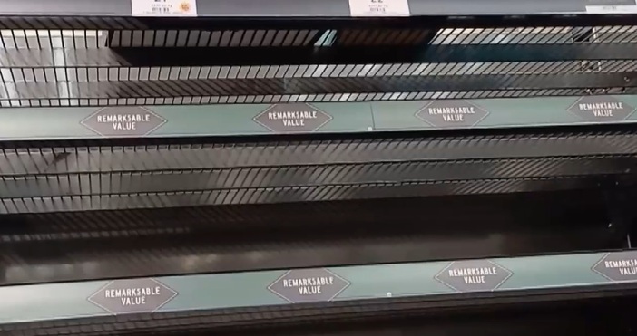 Поредица от кибератаки срещу водещи хранителни вериги във Великобритания доведоха