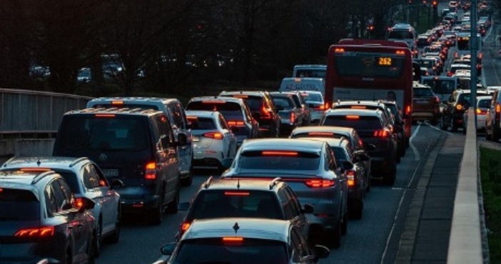 Цените на автомобилите растат постоянно а покрай несигурната политическа обстановка