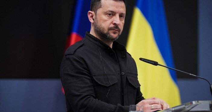 Украинският президент Володимир Зеленски призова днес за твърда реакция от