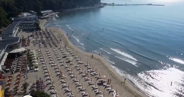 Все по усилено се търсят спасители за предстоящия летен сезон за