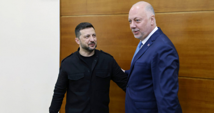 Президентът на Украйна Володимир Зеленски обсъди вчера с българския министър председател