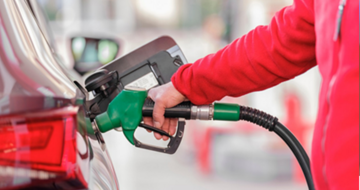 Много шофьори не знаят какво да правят с капачката на