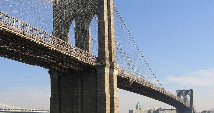 Двама души загинаха след като ветроходен кораб на мексиканския военноморски