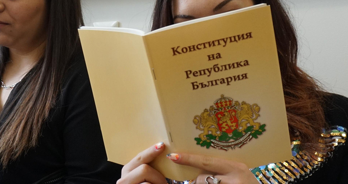 Снимки: Председателят на Народното събрание Наталия Киселова инициира да бъдат