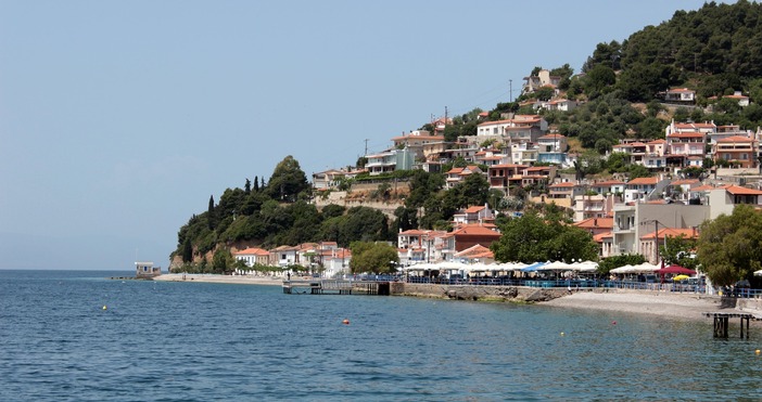 Затвориха училищата след новите земетресения които бяха регистрирани на гръцкия