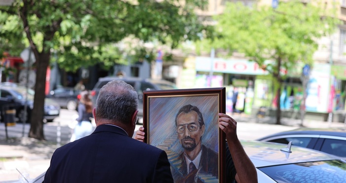 Представители на Областната администрация влязоха в сградата на Централния съвет