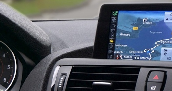 Google подготвя две големи новости за Android Auto съобщава Autoevolution цитирани