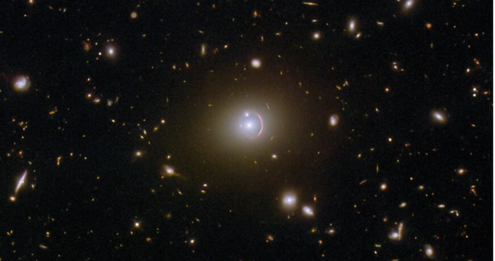 Космическия телескоп  Хъбъл  на NASA ESA засне далечна галактика която сега се намира