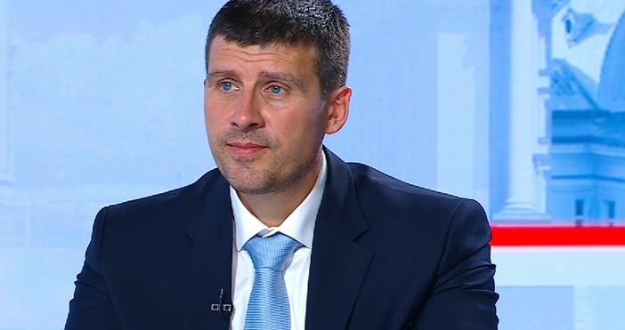 Няма да внасяме вот на недоверие към правителството заради Възраждане