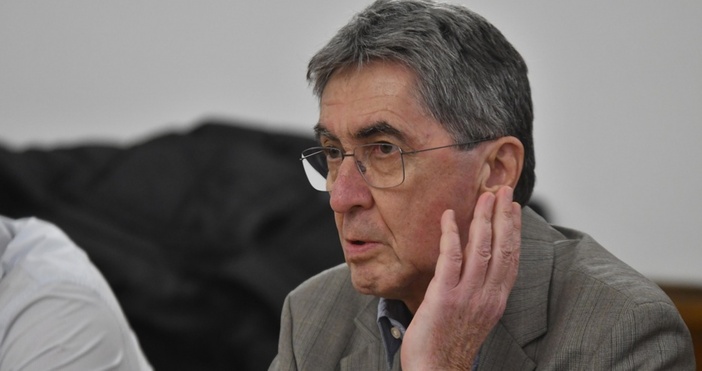 Бойко Христов Станкушев е български телевизионен журналист Завършва 11 а гимназия в София