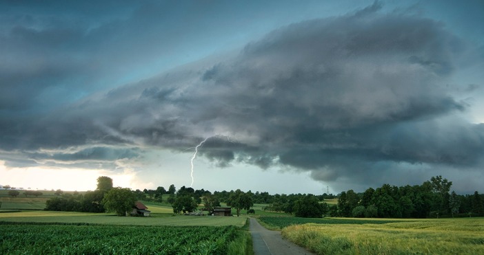 Днес преди обяд облачността над по голямата част от страната ще