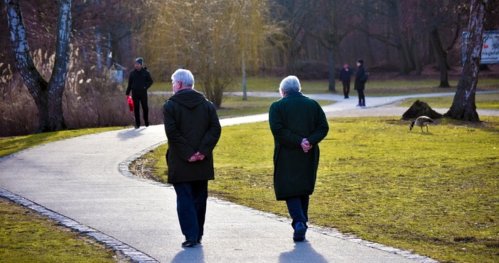 Очакваната средна продължителност на предстоящия живот общо за населението на