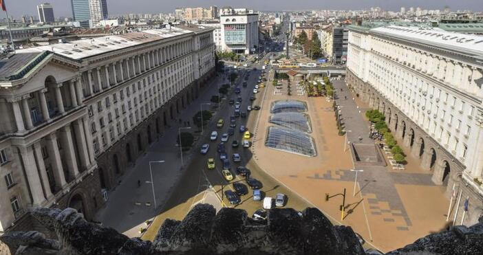 Редовният парламентарен контрол се превърна в арена на битка между